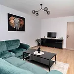 City 1 Bd By Hostlovers *