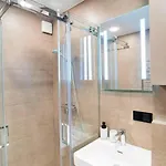 City 1 Bd By Hostlovers Apartment *