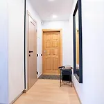 City 1 Bd By Hostlovers *